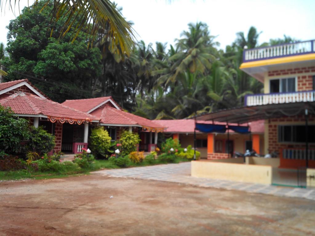 Hotel Yash Garden Residency Ganpatipule Exterior foto