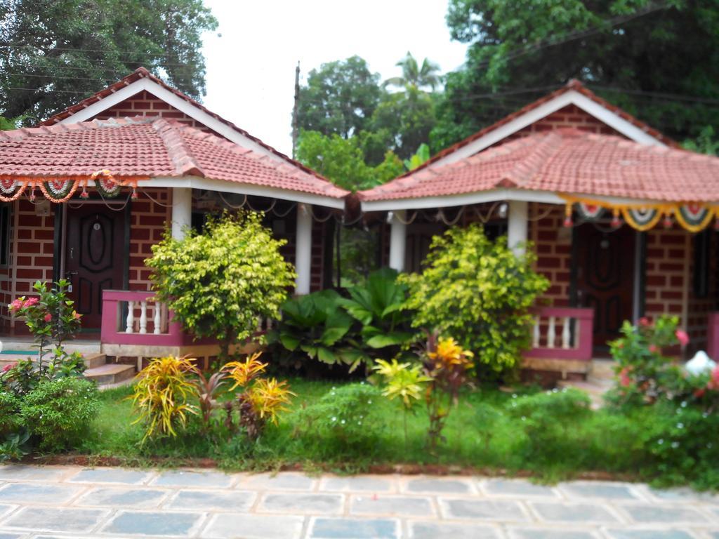 Hotel Yash Garden Residency Ganpatipule Exterior foto