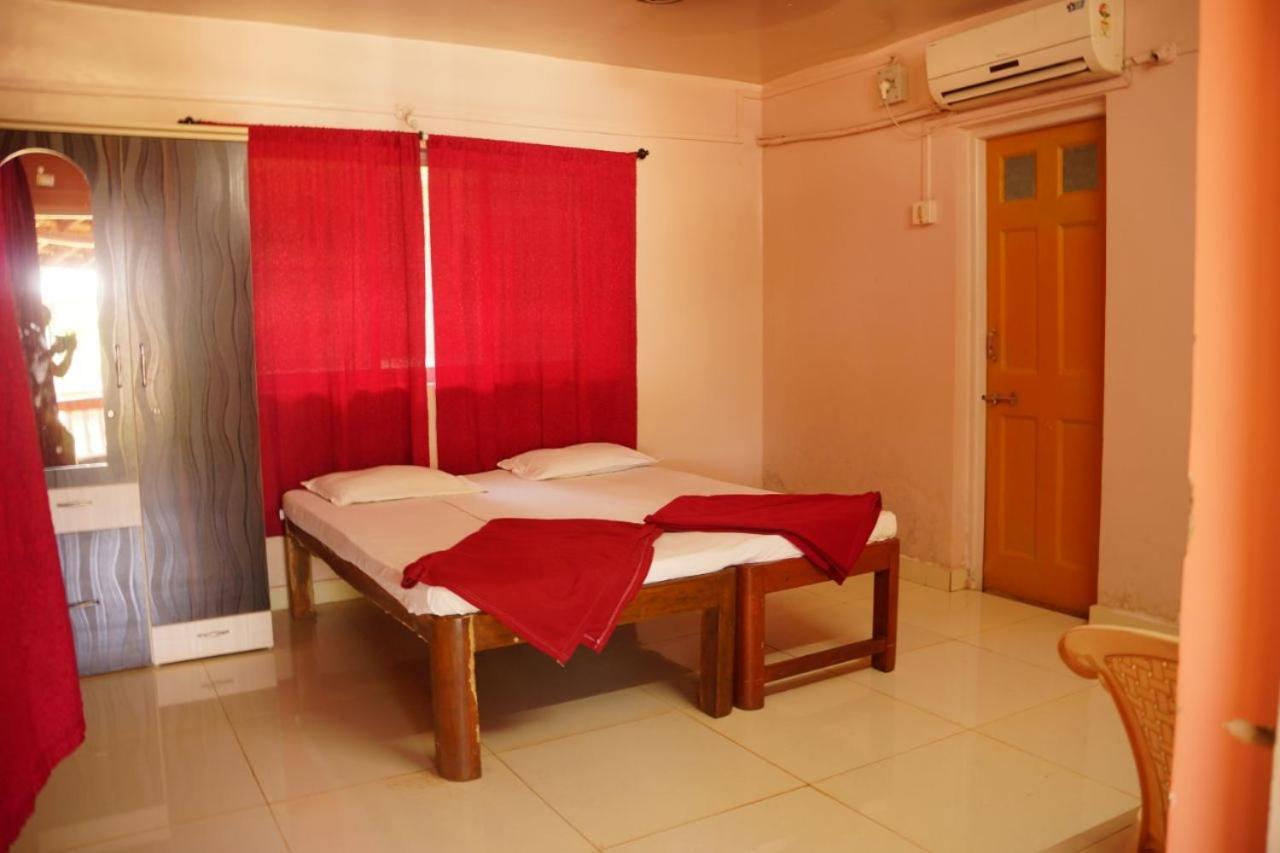 Hotel Yash Garden Residency Ganpatipule Exterior foto
